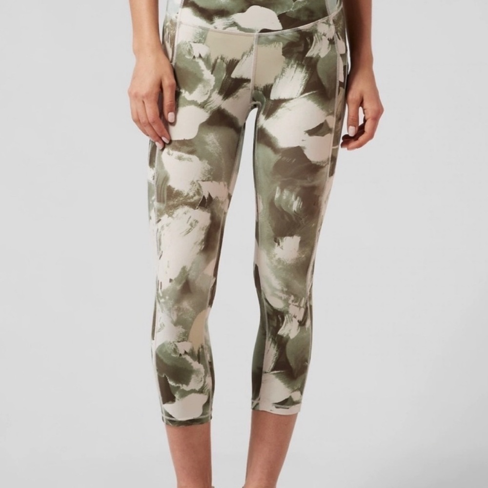 Athleta Ultimate Stash II Capri